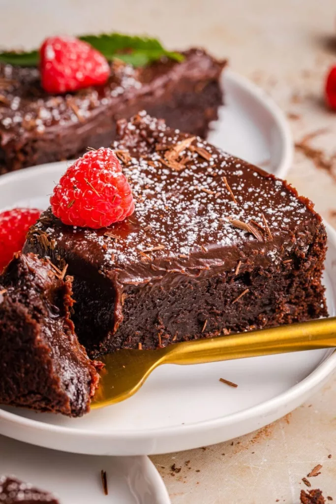 Fudgy Flourless Chocolate Cake