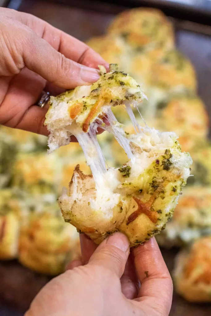 Chessy Pesto Pull-Apart Rolls