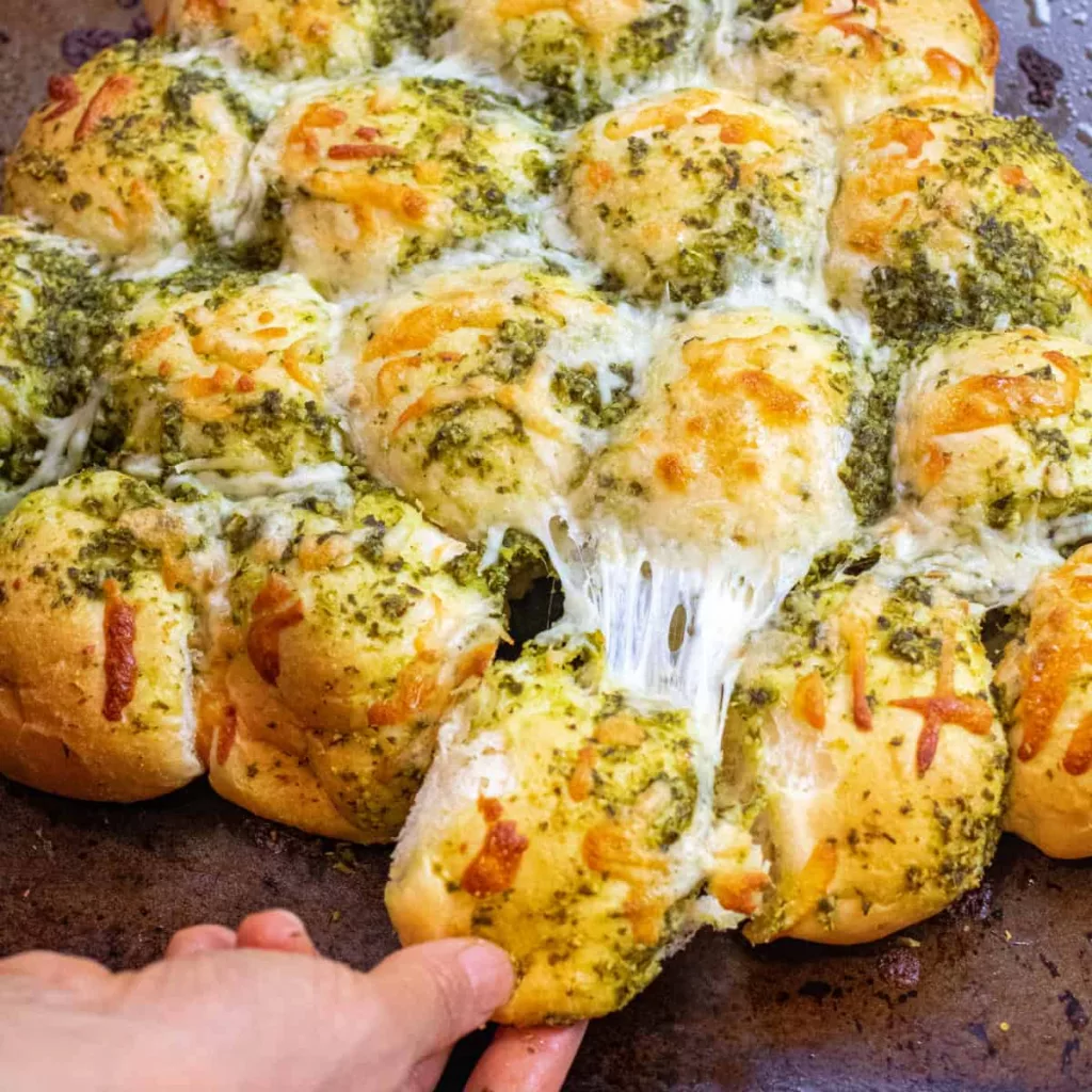 Chessy Pesto Pull-Apart Rolls