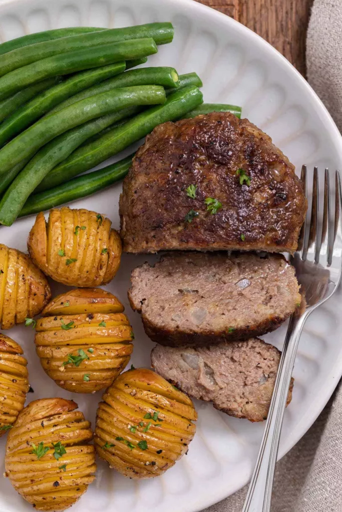 A simple recipe for delicate ground beef patties, chopped steak is a filling, reasonably priced comfort food dish with lots of flavor!