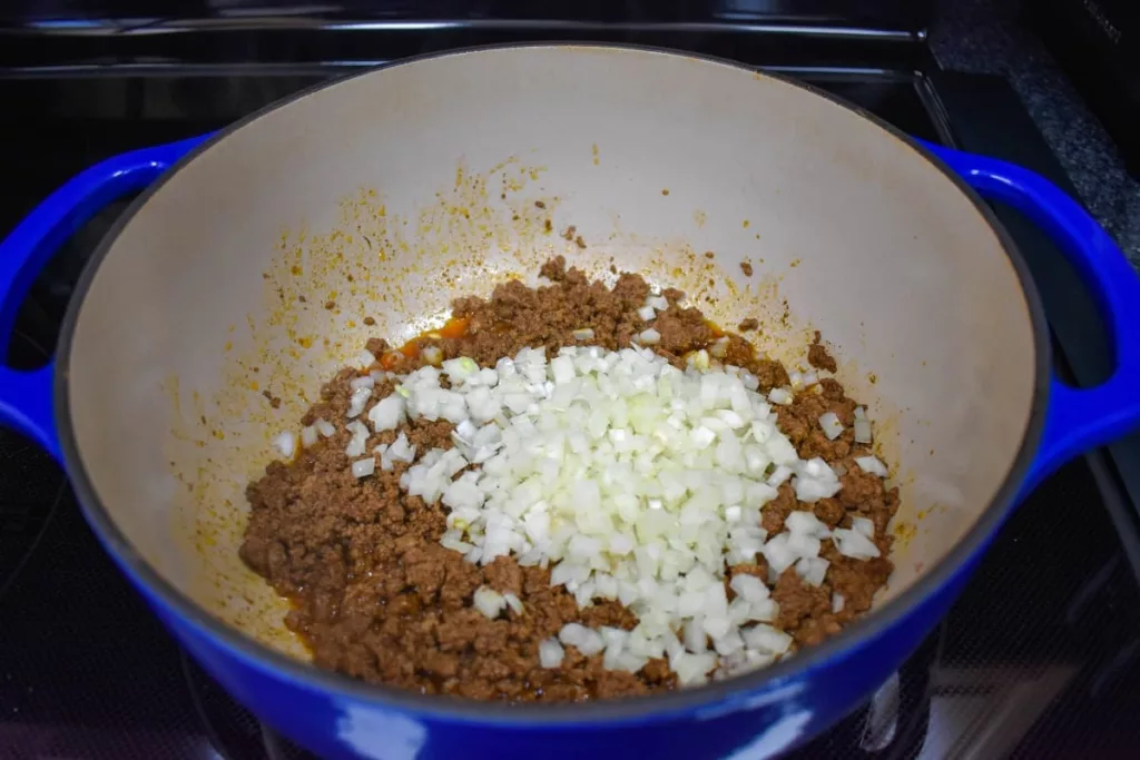 HOW TO MAKE CHILI MAC