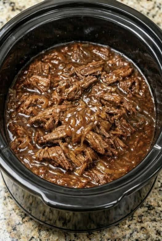 Slow Cooker French Onion Chuck Roast: Meltingly Tender Beef with Caramelized Onion Magic