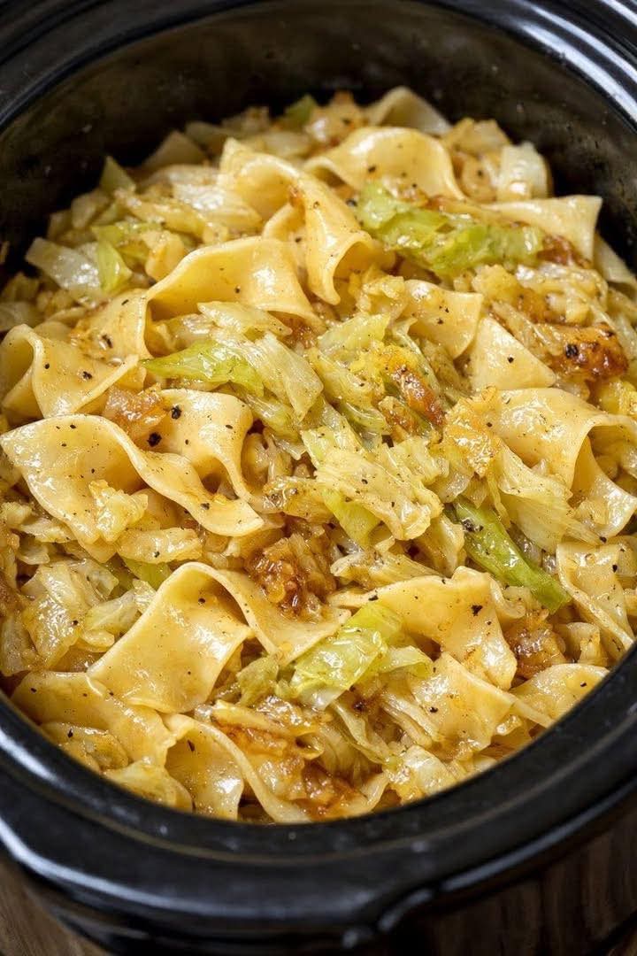 Amish Cabbage and Noodles: A Hearty Taste of Pennsylvania Dutch Country