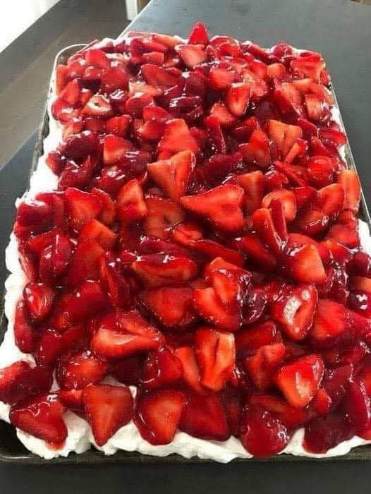 Strawberry Cream Cheese Icebox Cake: The No-Bake Dessert That Steals the Show