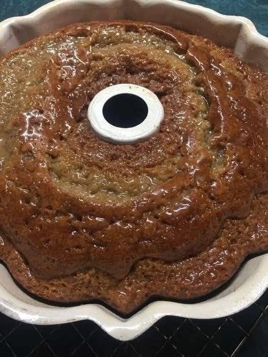 Best Mother’s Crack Cake: The Addictively Delicious Bundt Cake You Can’t Stop Eating