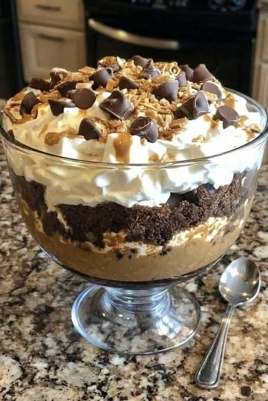 Chocolate Peanut Butter Delight Trifle: The Ultimate No‑Bake Layered Dessert