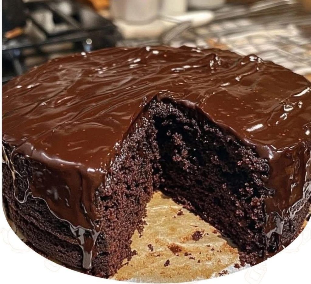 Ultimate Moist Chocolate Fudge Cake: The Only Chocolate Cake Recipe You ...