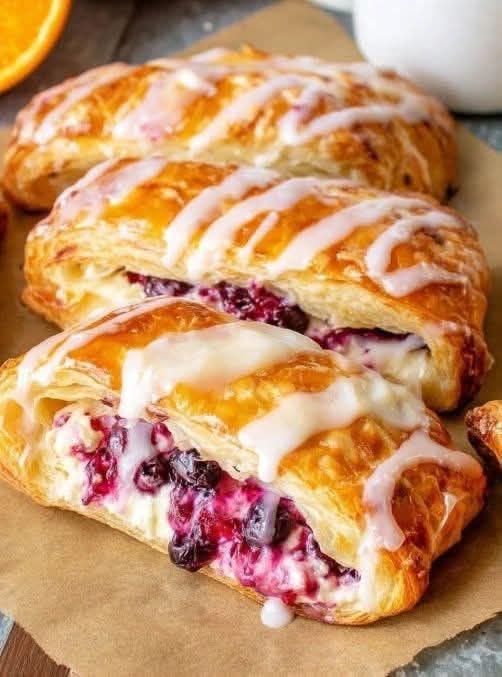 Blueberry Cream Cheese Danish: Flaky, Creamy, and Bursting with Berries
