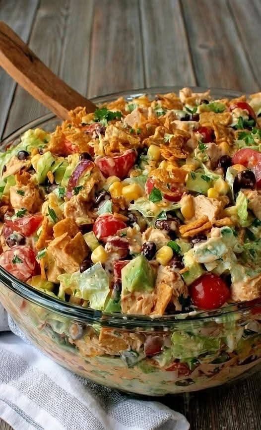 Crunchy Chicken Taco Salad โ The Bold, Flavor-Packed, Better-Than-Takeout Bowl Youโll Crave All Week