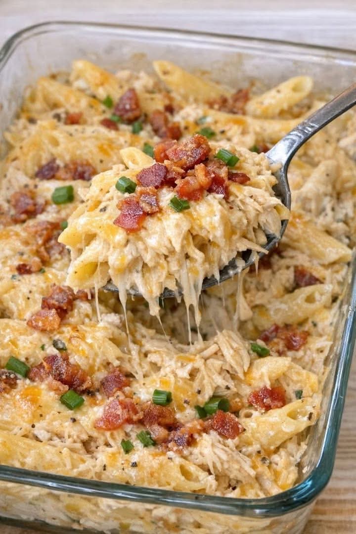 Crack Chicken Penne Casserole: The Creamy, BaconโLoaded Pasta Bake Everyone Craves