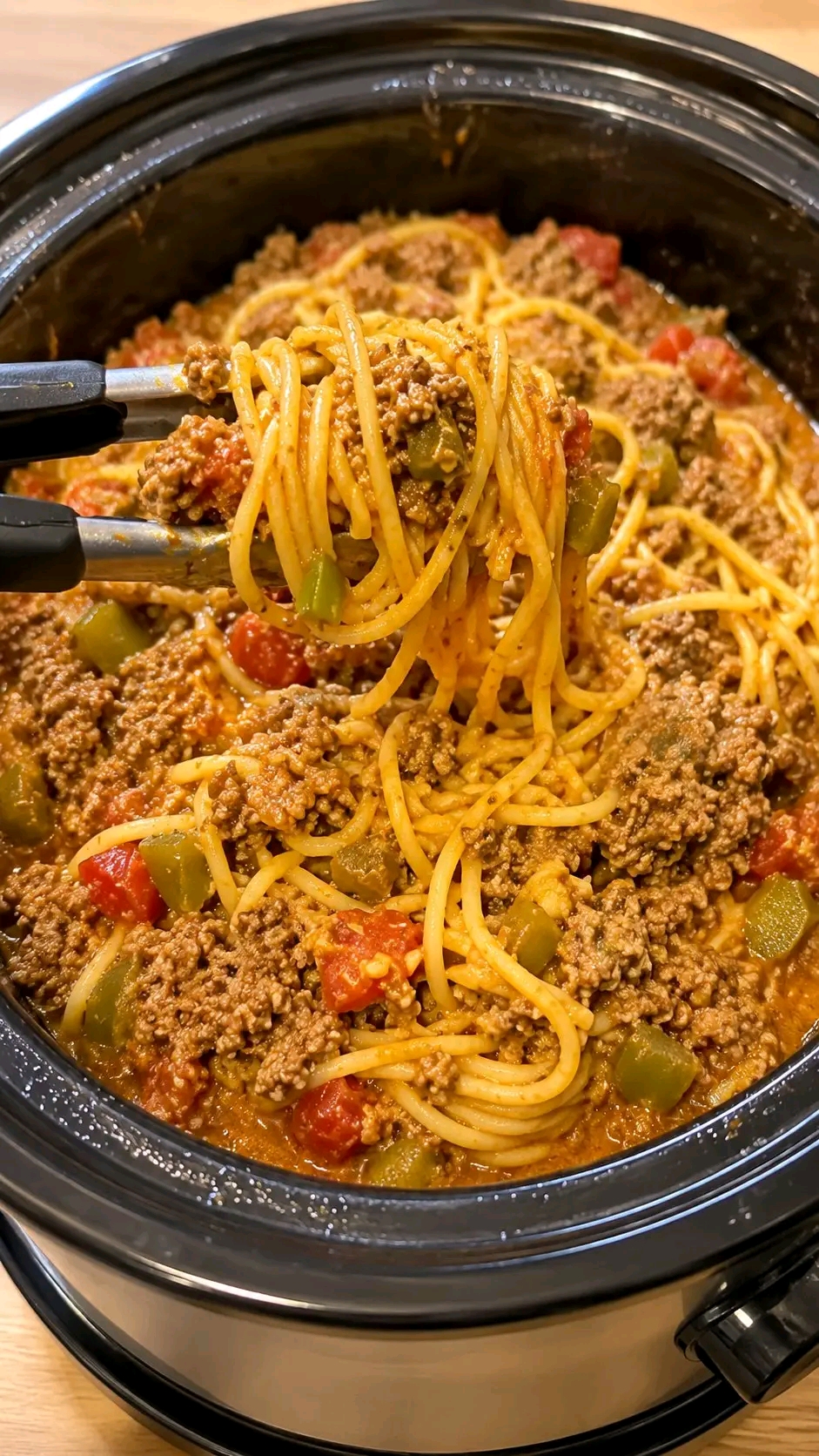 Slow Cooker Cheesy Beef Spaghetti
